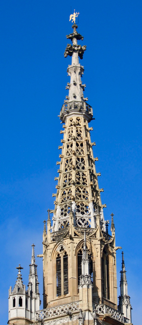 Der gotische Turm der Frauenkirche ist der höchste Kirchturm in der Region!